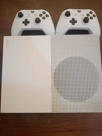 مكلف بالنشر إكس بوكس للبيع الأسود 100 البيض150 الاتصال على رقم  077199...