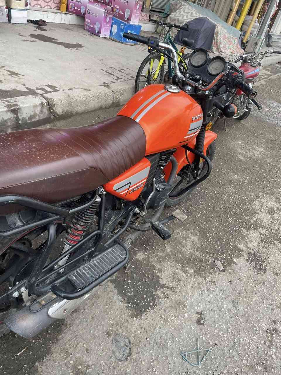 السلام عليكم
دايون نفخ موديل 22 اصولي مرقم مستلم سنوية باقية بس لوحات 
دراجة جاهزة وحلوة 
المكان كربلاء 
***********
