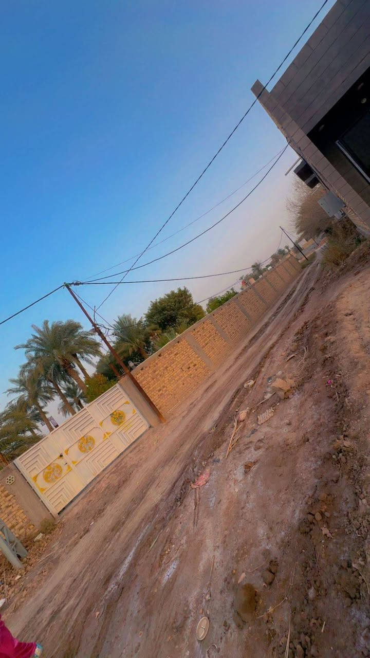 مزرعة متكاملة تحتوي على بيت هيكل  العنوان طريق السنيه بعد معمل الالبان قريبه عن الشارع العام 
قرب عشيرة الحمران المساحه 4000 
السعر 250  للإستفسار ***********
.
