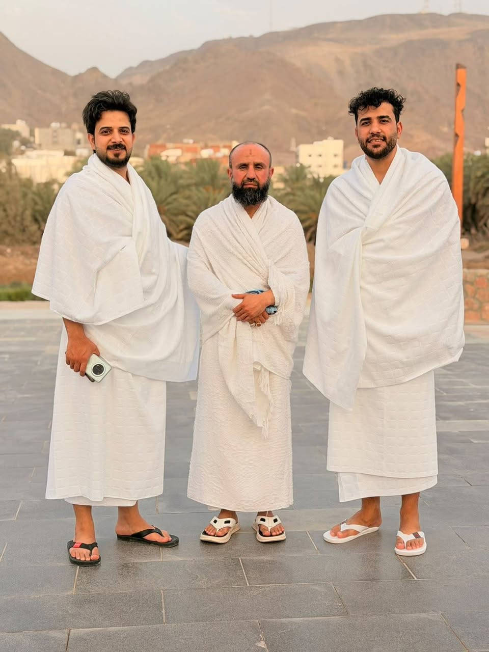 لحظات الإحرام… بداية الرحلة الروحية التي تعانق فيها القلوب أبواب الرحمة.
نسأل الله أن يكتب لنا ولكم عمرةً مقبولة وخطواتٍ مباركة نحو بيته الحرام.
#حملة_العمرةالقادمةبتاريخ 25 #صفرذكرى_شهادةرسول_الله 
🚩 مكتب : ميسان/***********
🚩مكتب البصرة : ***********
للتواصل معنا عبر: الواتساب /فيس بوك/انتسغرام 

🚩 فروعنا الوحيده:
1_  ميسان / شارع دجله/ قرب سوق ممتاز
2_البصرة /حمدان مقابل مدارس هادي الأمين ألاهلية
