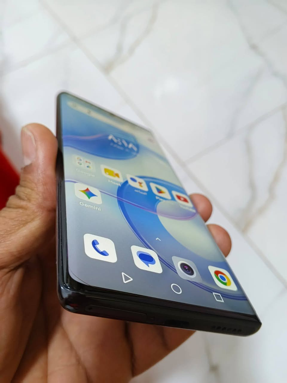 السلام عليكم بسبب الوعود الكاذبه اعيد النشر متوفر  #هاتف Blackview A200 Proجهاز فلاكشب بعده جديد ولزكه الشركه بي ماخذه ب275   
 #السعر_225_يرهم_مراوس
#ملاحظه_يدعم_شريحه_امنيه
#مكاني_حله 
#رقم_الهاتف_***********_للتواصل

لشاشة: 6.67 بوصة، دقة 2.4K، تدعم معدل تحديث 120Hz.المعالج: MediaTek Helio G99 ثماني النواة.الذاكرة العشوائية (RAM): 12 جيجابايت (قابلة للتوسيع لتصل إلى 24 جيجابايت برمجياً).مساحة التخزين: 256 جيجابايت.الكاميرا الخلفية: عدسة رئيسية بدقة 108 ميجابكسل.البطارية: 5050 ميللي أمبير.الشحن السريع: 66 واط
