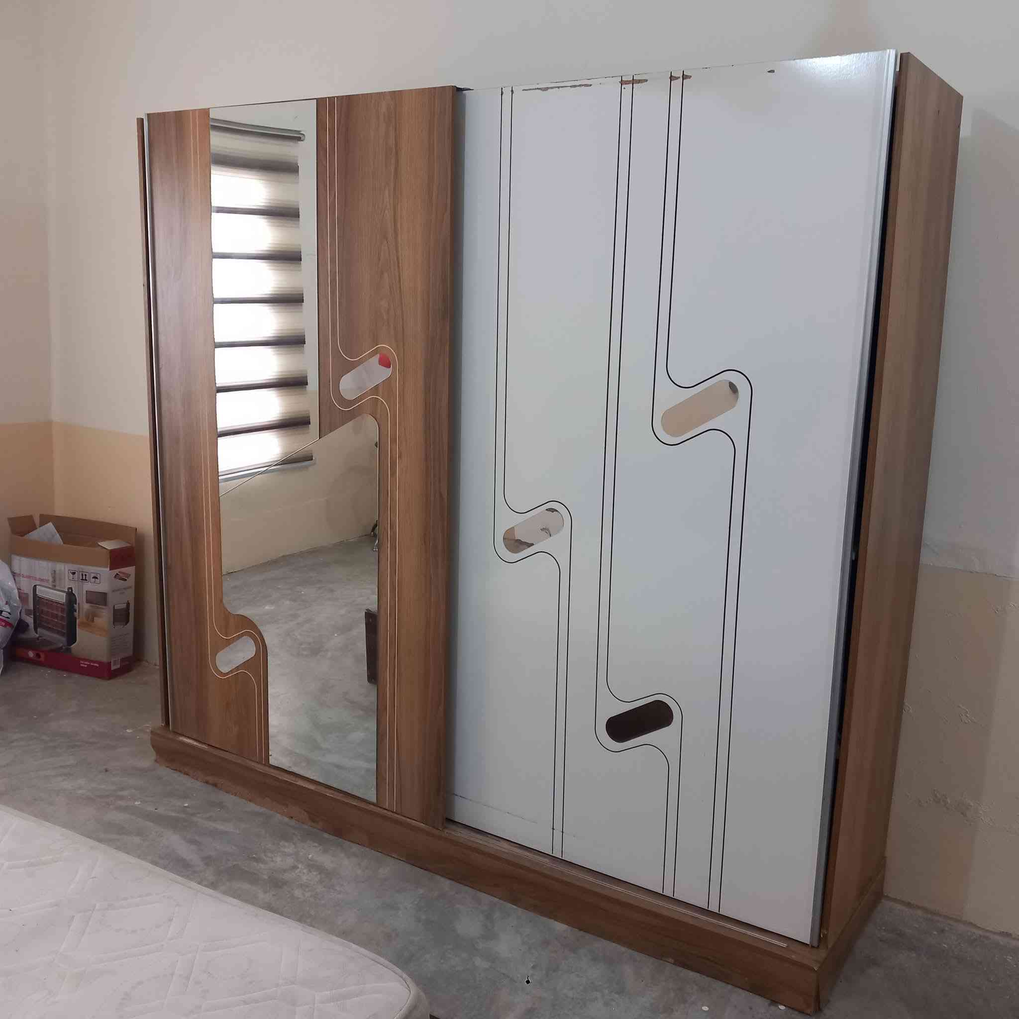 غرفه خمس  قطع نضيفه تركيه
السعر ٣٠٠ بيها مجال مع شد ونقل


**إذا كنت صاحب هذا الإعلان وتريد حذفه لأي سبب، رجاءا أرسل رسالة إلى الدعم الفني**