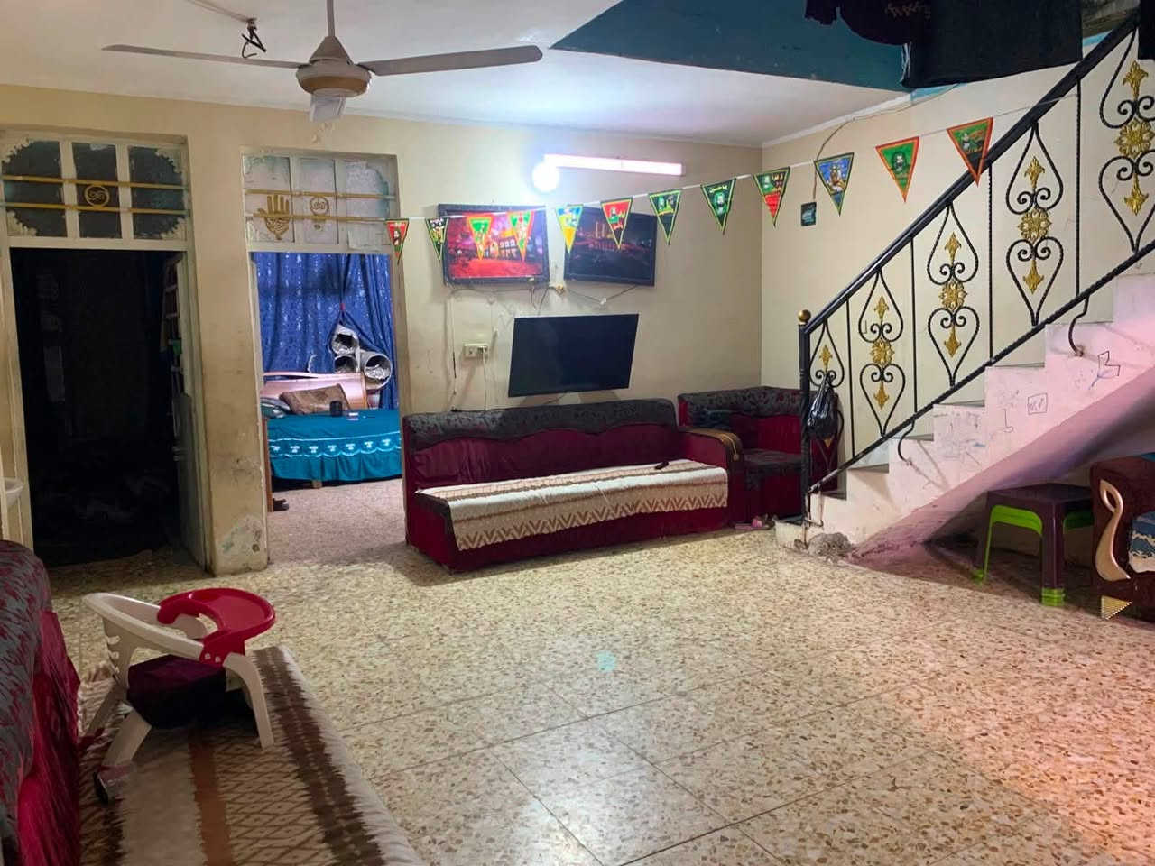 من رخصت مدير الكروب المحترم بيت للبيع المساحة ٢٠٠متر بناء ١٨٠حي البساتين قريب على اسواق الصدرين (استفسار اتصال على الرقم)***********@@الجميع. السعر خاص
