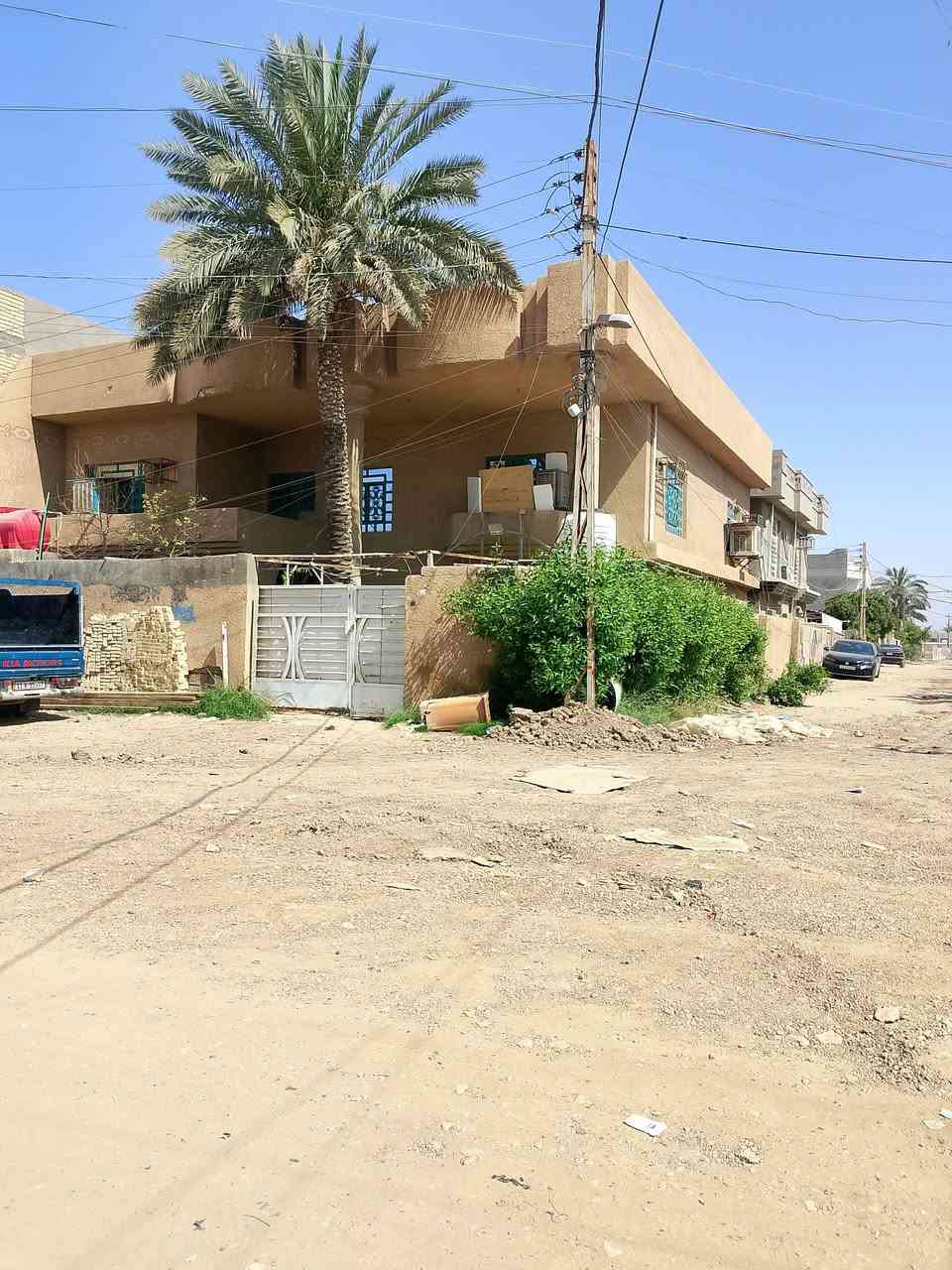 اسلام عليكم بيت للبيع مساحه لبيت 300 ركن ابي غريب دور شارع عشرين رقم الهاتف ***********
