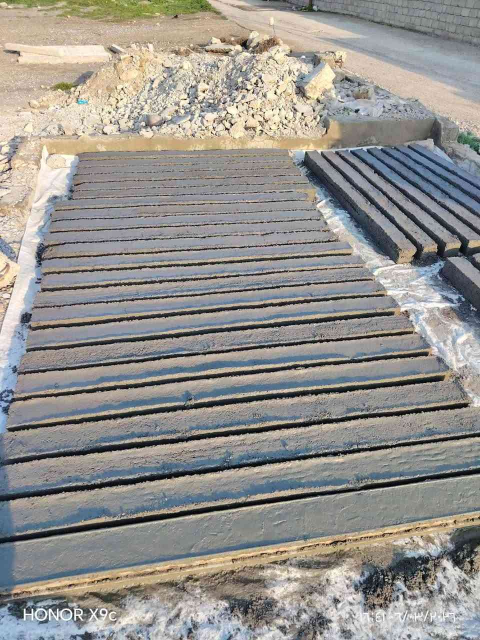 السلام عليكم موجود دنك سياج *********** الكميه مفتوحه طول الدنكه 2متر
