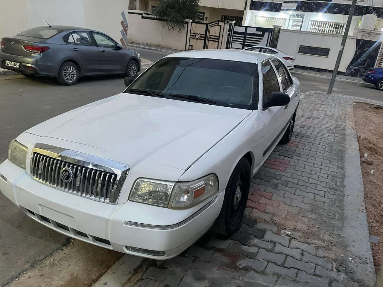 يا الله السلام عليكم فورد كراون فكتوريا 2007 
جاهزة السيارة مال مزاد 
تبريد ثلج شاشة وكامرا
السعر 47 ورقة بيها مجال بسيط حك الجية
مكاني كربلاء
رقم الهاتف: ***********
