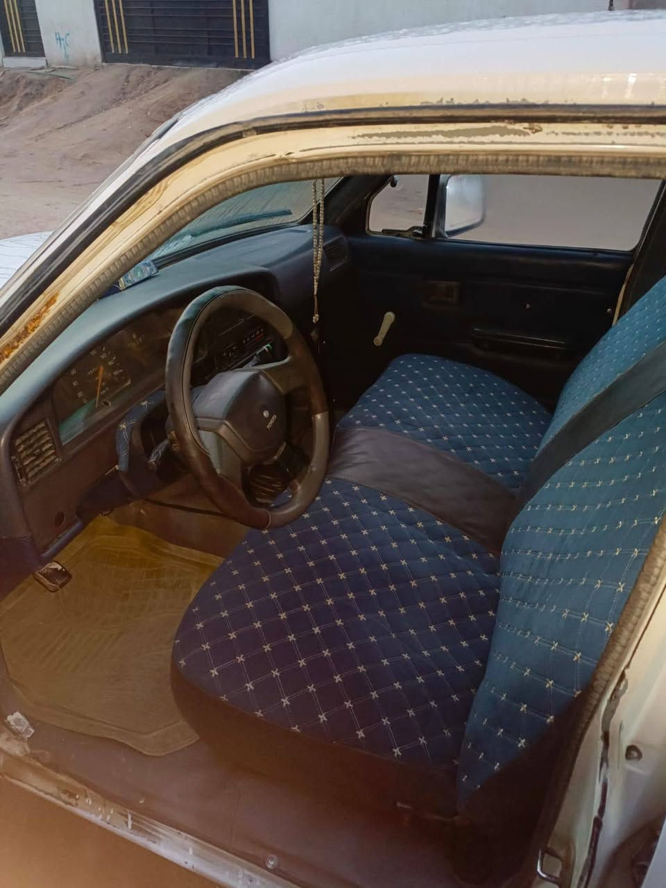 بيكم تيوته موديل 89 رقم نكليزي بصره سنويه 2030حداديه جديده كهربائيات كلهه شغاله عينه  كلهه شغاله دوشمه جديده ألسعر45 وبيه مجال مكان بصره ألزبير ***********
