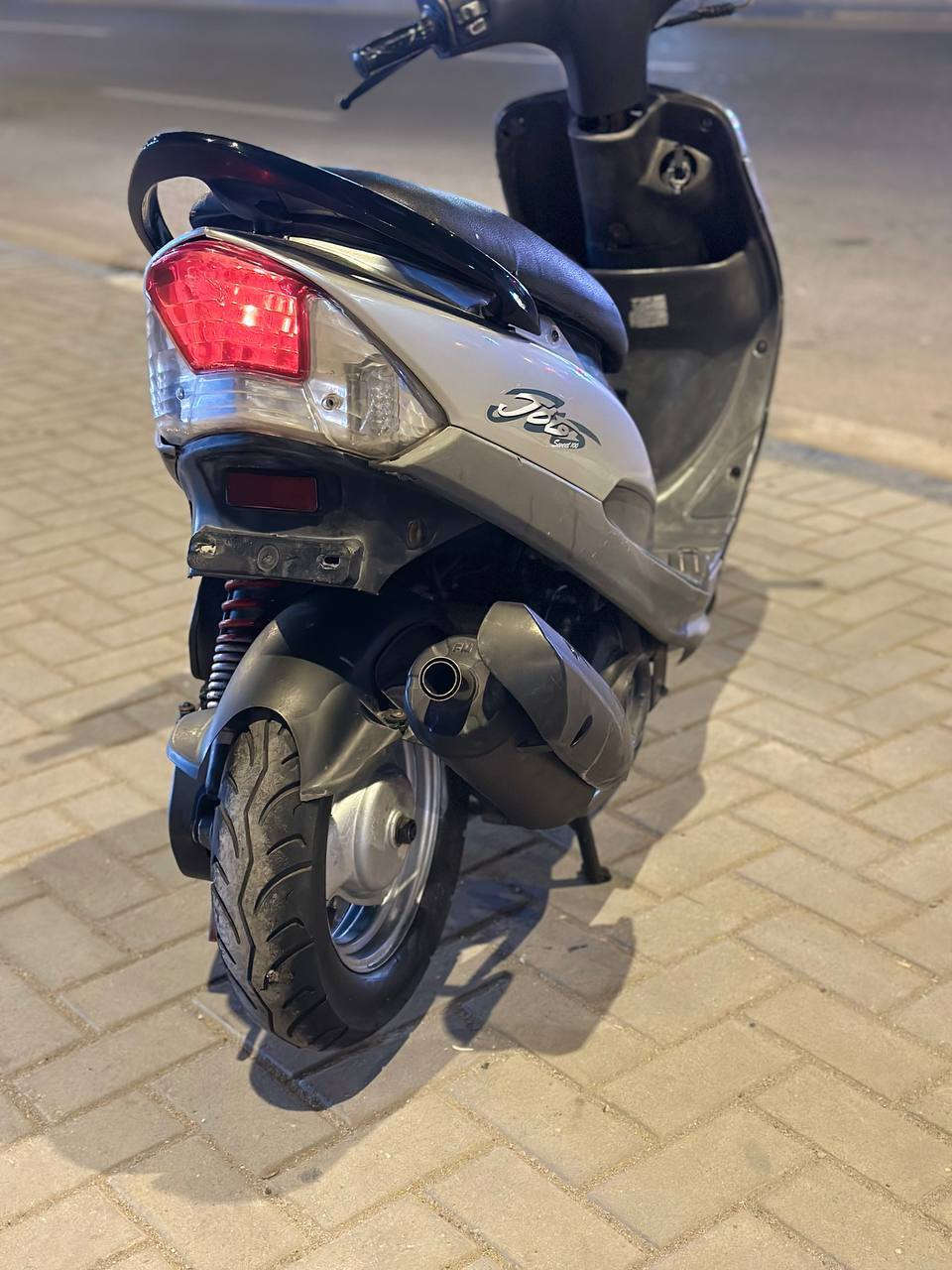 السلام عليكم دراجه ماكس قجمه نضيفه ختم واحد كهربائياته شغاله ما عده السلف بيه جلجات رياضي شرط المعدل وبيه اكزوز اف ام ابو الطكه ولدراججه مكينته مفتوحه بس علا الفحص ما بيه اي خلل وناعمه سعرع 575 ومكاني بصره قبله ***********
