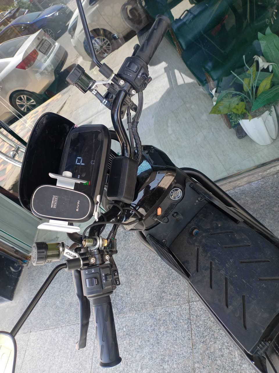 ية للبيع دراجة نوع نيو niu جديدة استعمال دمدة شهر مماشية ابل من ١٠٠٠ كم كامل مواصفات بطارية ليثيوم حجم ٥٥ امبير تمشيك مسافة بالشححنة بين ٨٠ الى ١٠٠ كم السرعة بحدود ٨٠كم/ساعة السعر علي الخاص متواجد على النت دائما مهندس اماد ابو مريم بغداد حي القادسية ***********... للتواصل
