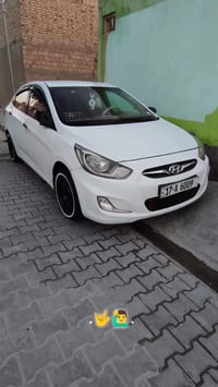 سياره اكسنت 2012 ب50 ورقه وبيها مجال الرقم 07765871196