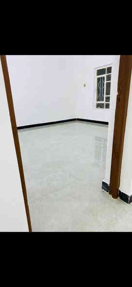 #بيت_للايجار العنوان 📍 حي الجزائر شارع ضغط العالي مساحه 120م
يحتوي ع غرفتين وصاله ومطبخ وصحيات وستقبال ومارمه 
 #للاستفسار 
***********
