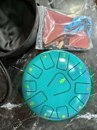 اله موسيقية • توصيل