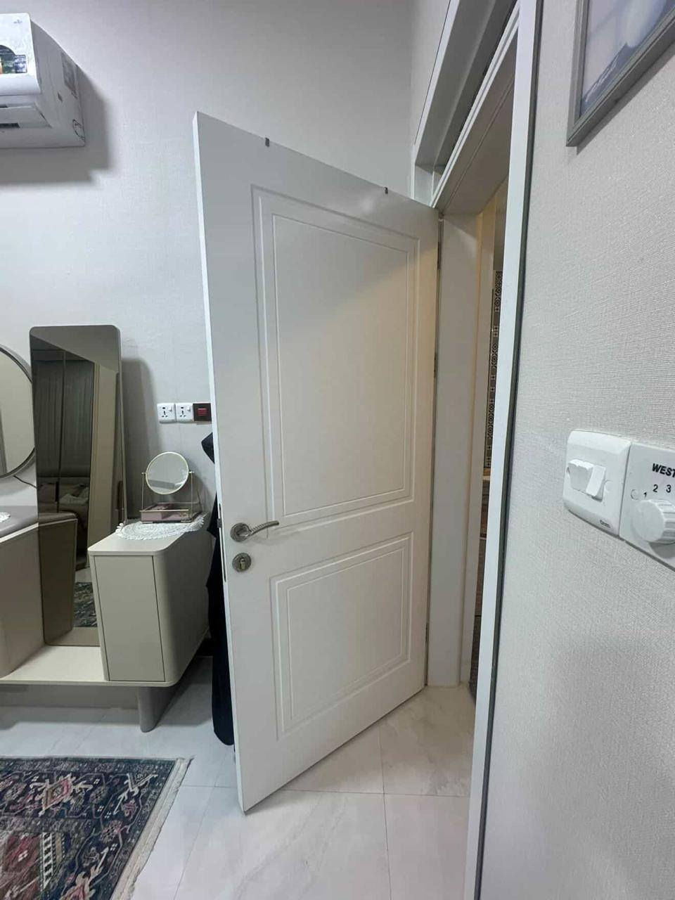: هذا البيت 650 متر طابو زراعي سند 25 بيت بسمي  واجه 14 ونزال 45 متر. وحديقه 250 متر يباع مع  الاثاث اوبدون. المنطقى مي مجاري كهرباء خدمات كامله يبعد عن الامام 4 كيلو طريق بغداد كربلاء عمود 51 قرب جامعة الزهراء خلف خباطه العبتة
السعر 250 قفل
رقم الهاتف ***********

