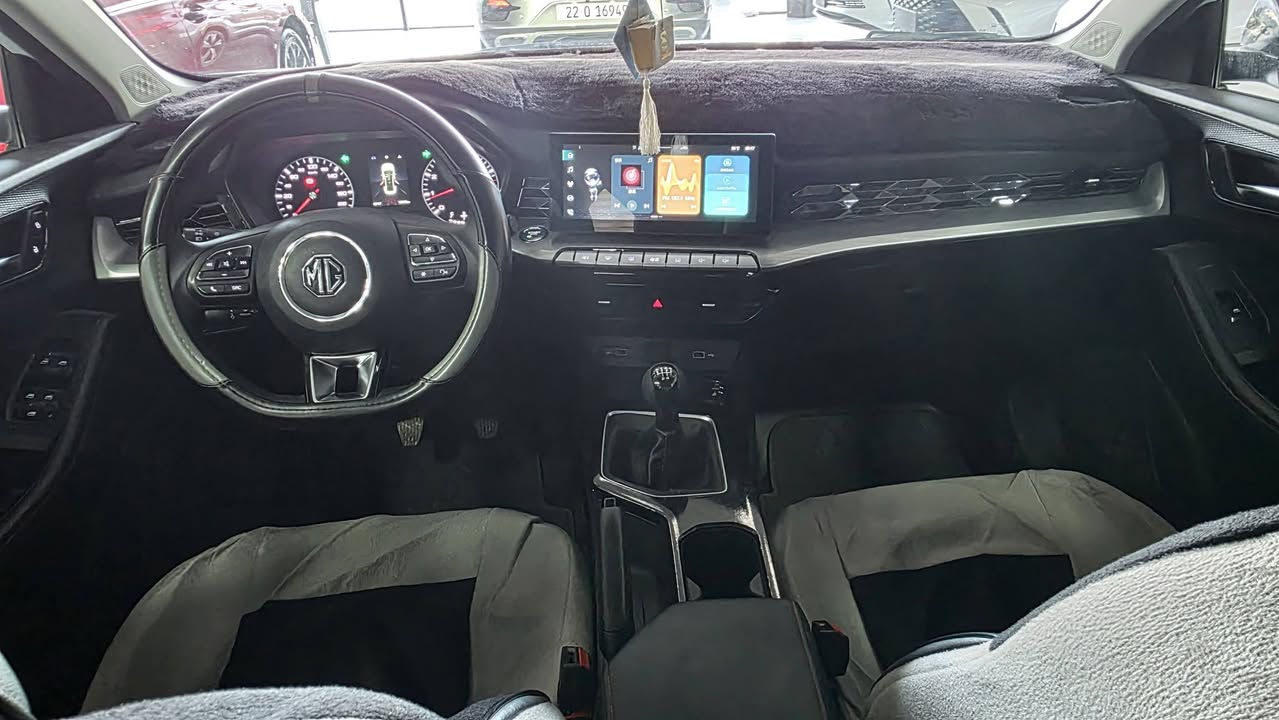 ئێم جی  MG GT 2025 Sport
12 هەزارڕۆیشتووە.مواصفات.بەصمة.
گێڕ عادی.شاشەوكاميرا.حساس..لايت زينۆن. 
مكان : أربيل.  ١٠٠ متری معرض تۆپ کارس 
سعر ٩٦ ورقە   موبایل ***********
