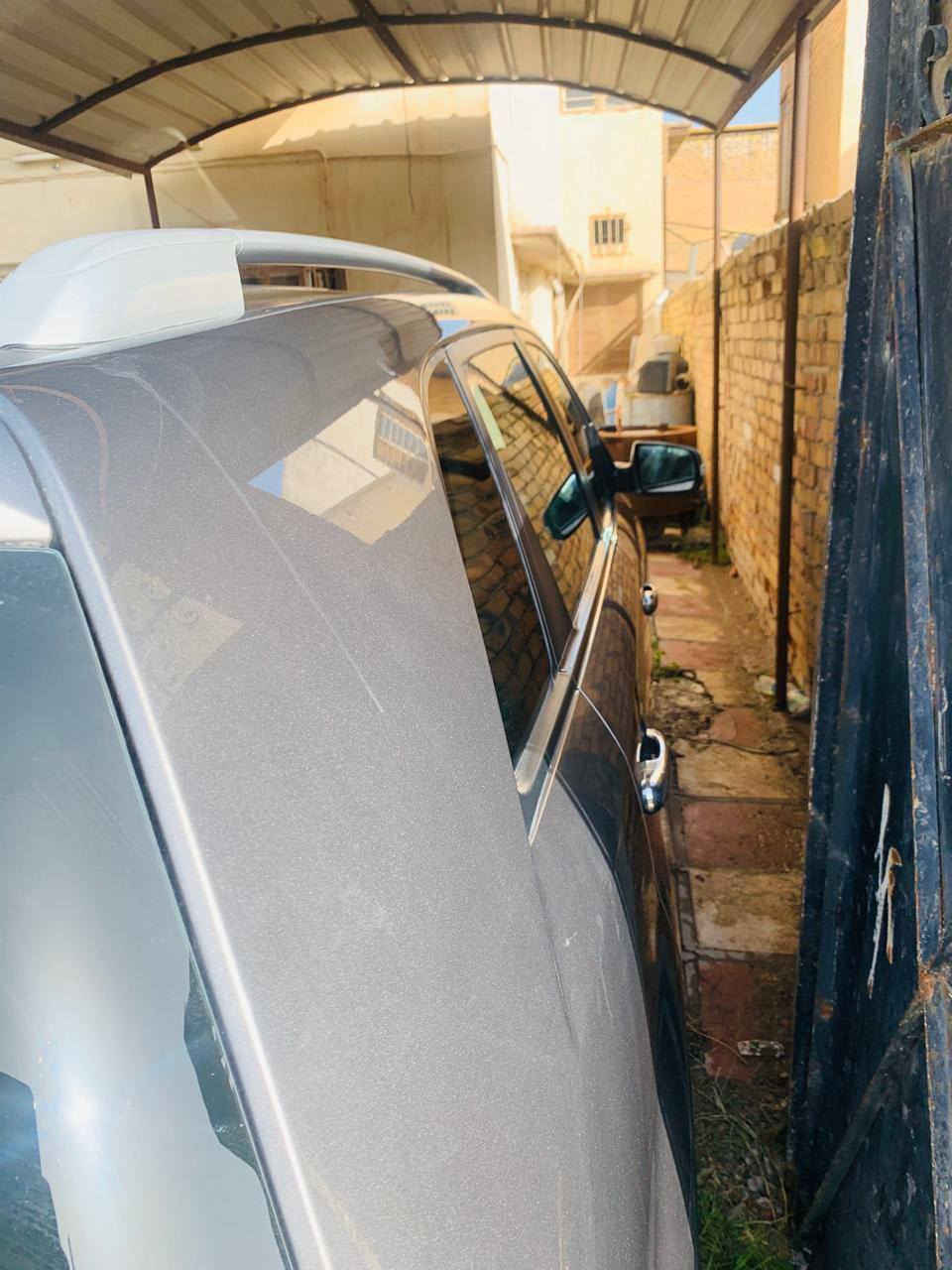 سورنتو 2015
وارد امريكي 
مكينه 2400
7راكب 
رقم شبه مميز 
مكفوله كفاله عامه 
سياره باسمي 
ماشيه 80ميل حقيقي
ضربتها اربع اصابع بين الباب والجاملغ عكس السايق
***********
