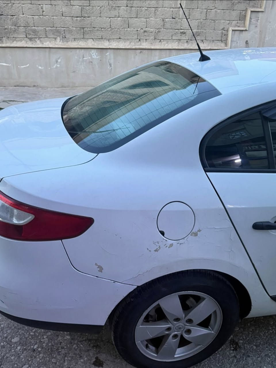 رينو ٢٠١٣ بيها قطعتين ونص تقريبا صبغ السيارة كلها شرط محرك كير طخم امامي وخلفي شرط السيارة بيها قاصرين ٤ سنوات تتحول وباقي الاجراءات القانوينة كلها شرط سعرها ٥٥ وبيها مجال ***********
