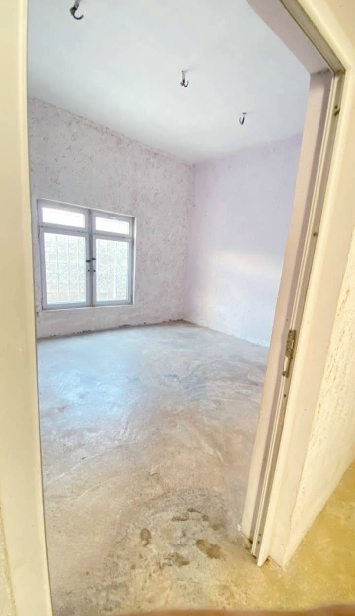 #للبيع دار سكن للبيع
#الموقع الاحمر مقابل شارع المقداد

#نوع العقار  عقد زراعي 

#المساحة 175 م 

# البيت طابق واحد مكون من .استقبال . صالة .  2غرف نوم . مطبخ   
#السعر 
لمعرفة السعر الاتصال على الرقم ***********
