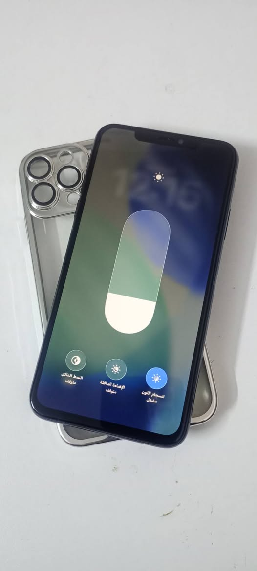 ايفون 11برو ماكس امبدل شاشه اصليه بصمت الوجه واكفه ول ضهر مكسور الذاكره 256 البطاريه 81 الجهاز كله شغال السعر 200 مكاني بغداد جرف النداف يم الشركه العمه لسيارات ،***********
