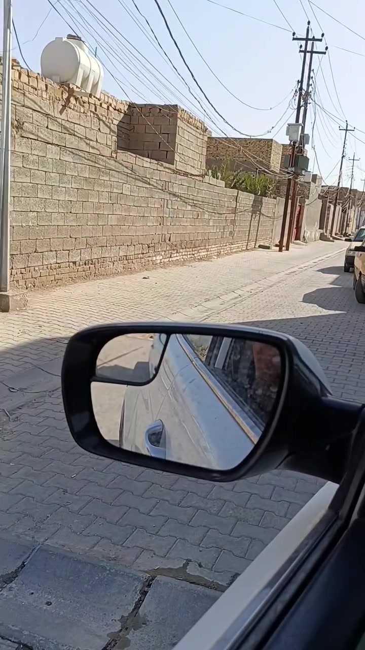 السلام عليكم بيت للبيع اعتبار عرصه مساحه 240م. ركن ع شارعين خلف اكاديميه الشرطه كامل الخدمات امامه فضله اكثر من 130م تكدر تستغله محلات بسعر مناسب. ***********
