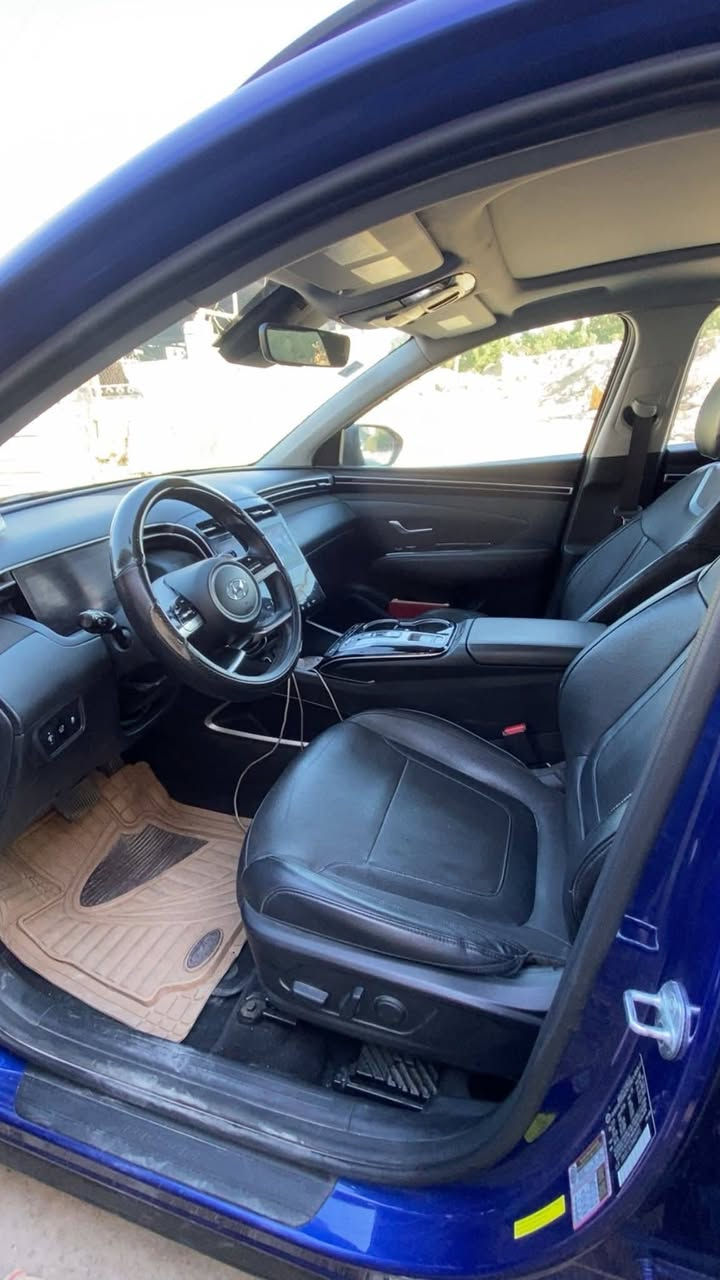 السلام عليكم
للبيع هونداي توكسان موديل 2022 وارد امريكي حادثهه باب جنطة خلفي مصلح نفسه ومصبوغ وبيهه كلير من امريكا باب وجاملغ امامي ايمن بجم كبس اير باك بردة فقط طاك لون ازرق حبري مميز ماشية 62000 كيلومتر مو ميل فول مواصفات للاخير  قمارة بانوراما محرك 2500 كير بيانو دكم كشنات جلد وكهرباء وخزن وتدفئة وتبريد شاشة كيجات وشاشة جبيرة واربع كامرات وتشغل كامرات بشاشة العداد ورادارات امامية وخلفية وجانبية وحساسات 360 درجة و خاصية تحريك السيارة بالريموت وجنطة وكهرباء وشتغيل عن بعد اعلى مواصفات تجي بالتوكسان تختلف عن الباقي سيارة جاهزة بدون نقص رقم بغداد باسمي رايدهه  
ب 50 ورقة
مكانهه بغداد الشعب 
للاتصال ***********
واتس اب ***********
