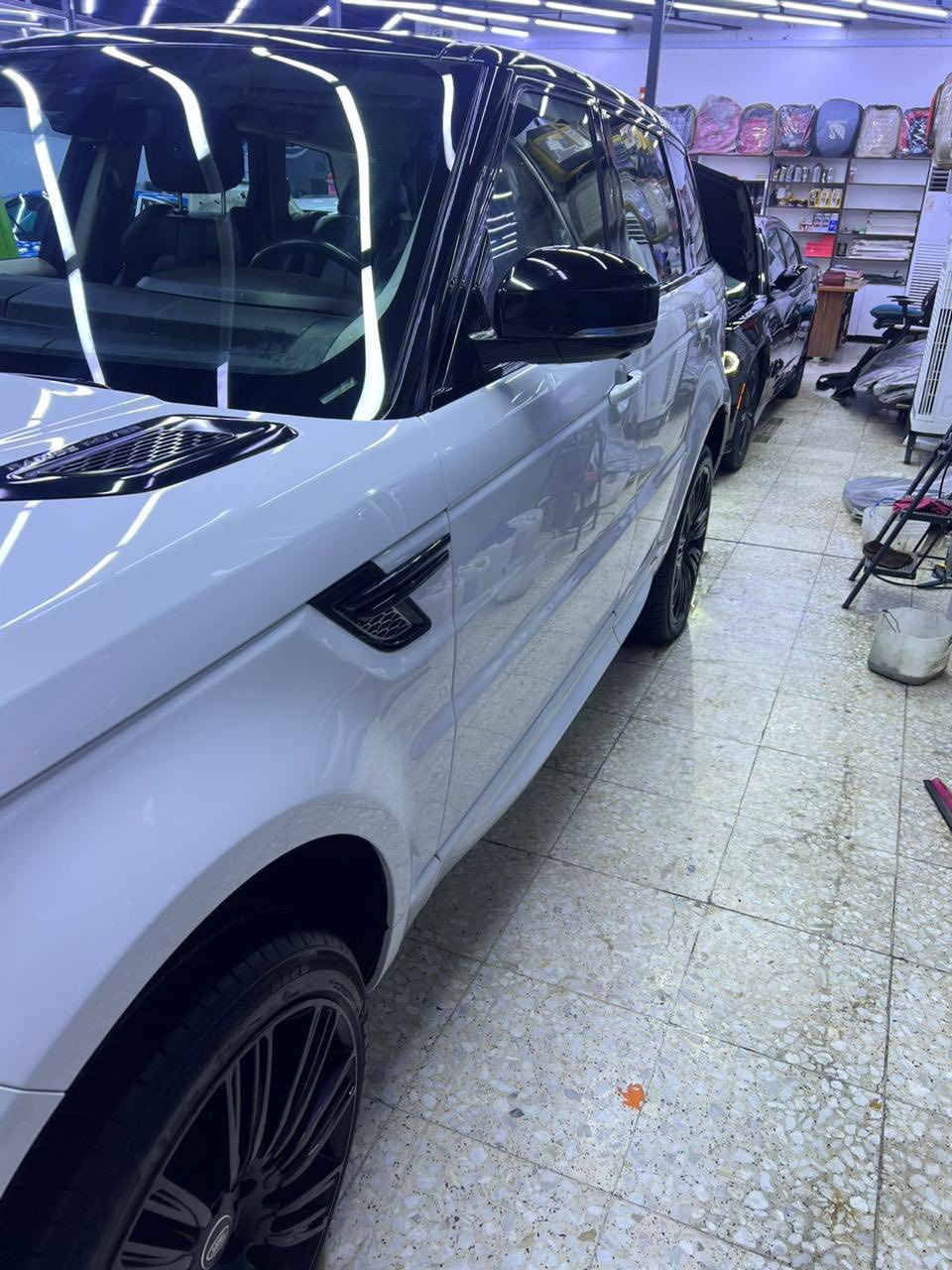 السلام عليكم اخوان للبيع
رانج روفر سبورت كفاله عامة.  2014
جاهزة وحلوة. 
رقم جديد هزة جديدة. 
معروفة مواصفاتها
السعر ٢٥٠ 
مكاني بغداد 
***********
