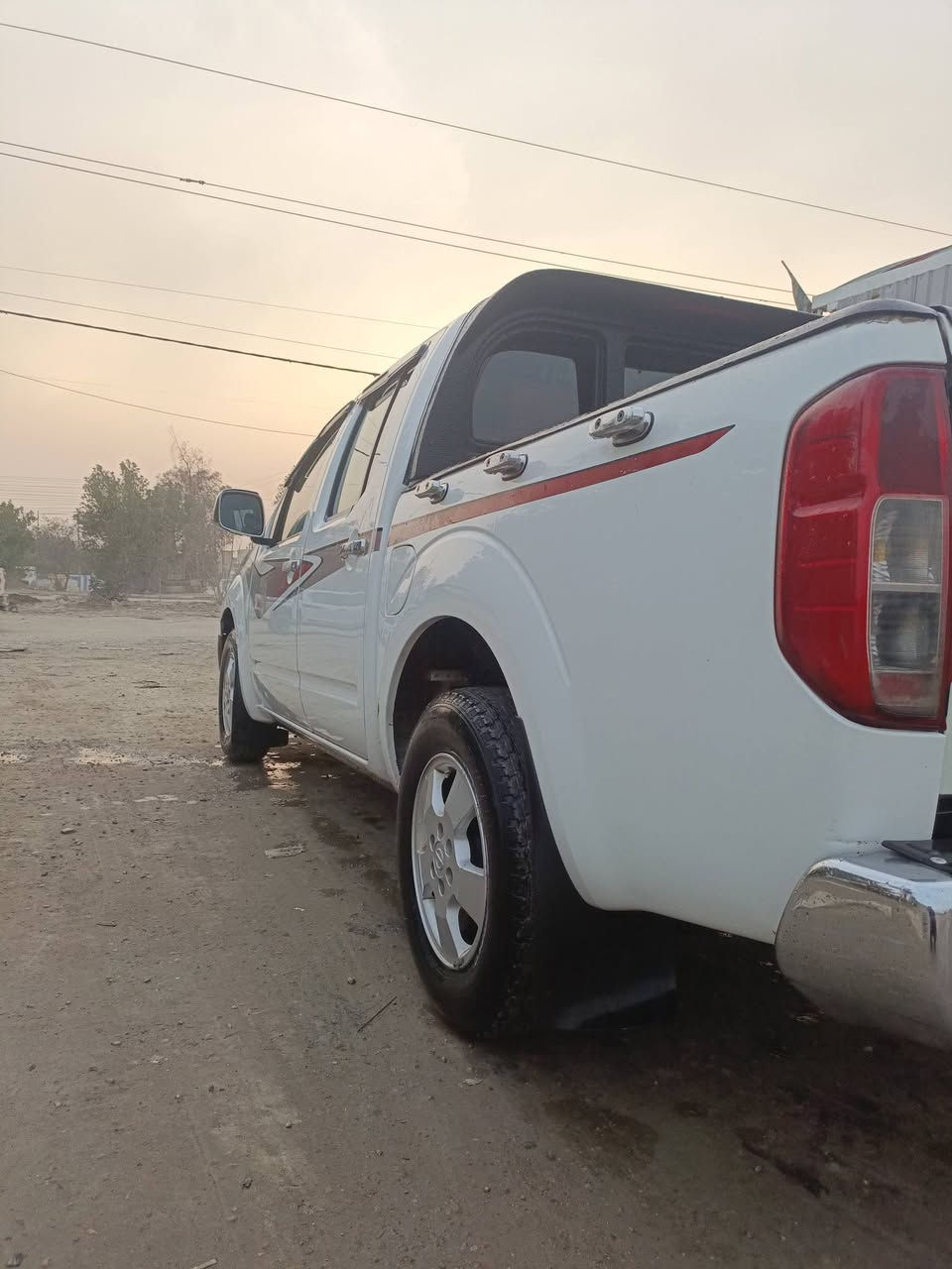 سلام عليكم نيفاره 2014 للبيع او مراوس  سياره جاهزه وحلوه كير ومكينه وحداديه وتاير جدد سياره مكفوله من الضربه والصبغ  فقط بنيد صبغ بي كير أوتوماتيك مكينه مامفتوحه سنويه صاقطه ***********الستفسار السعر 120
