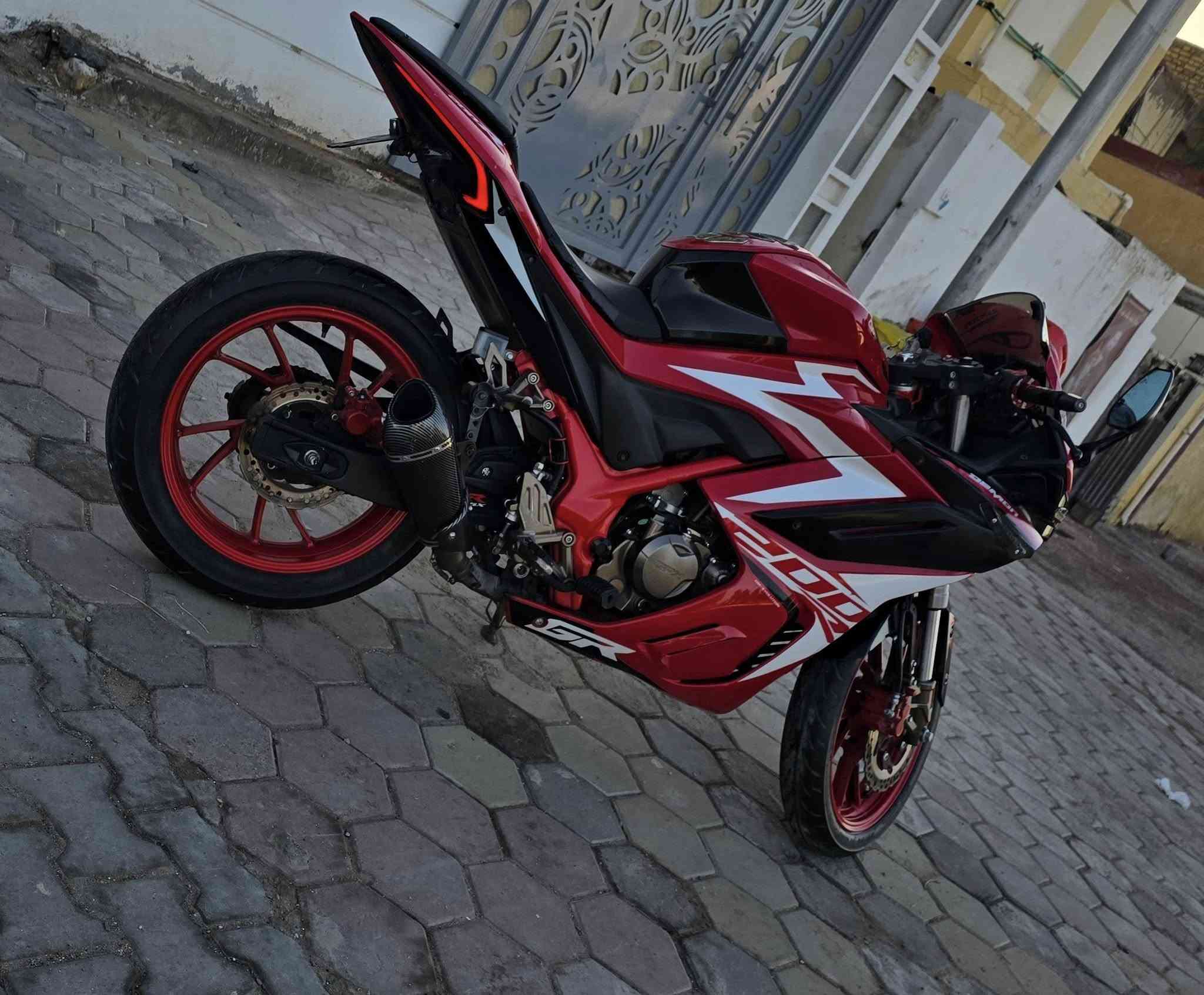 السلام عليكم ورحمة الله وبركاته
للمراوس بيسي اكس جيل ثاني لو ثالث 
دراجه بطح جيبي اكس ديمون 
دراجه ميجي بيه اوراق فقط مكاتبه واكفله من كلشي 
محرك 200نوزل
كير قلاب ست نمر 
محركه مكفول من الفتح ومن أي عيب شرعي
عليه صالنصه كاربون فايبر
الدراجه كفاله عامه 
شباب ارجو منكم.فقط الشراي يدخل خاص او يتصل 
***********....***********
العنده مراوس بجهاز ايفون ١٦ او سامسونك او اي ايباد حديث بسعر الدراجه 
سعر الدراجه ١٨٥٠ .
