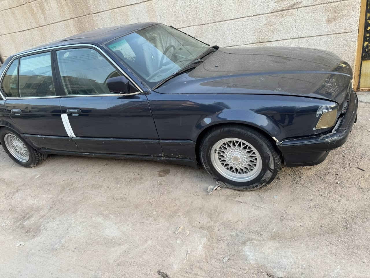 السلام عليكم سيارة bmw. بي أم للبيع موديل 1993 المكينه بيها صوت  السيارة باسمي رقم الهاتف *********** عنوان ابو الخصيب وتساب موجود السعر 35 وبيها مجال
