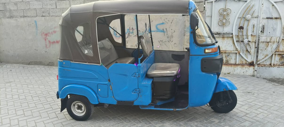 تــكــتــك 21  // محرك خير من الله
تــكــتــك نضيفه كبل للشارع متصرف عليها 
تــخــم تــاير جديد 
كــهربــائــيات كــلهــا شغاله 
الــسعــر / 8  وبيها مجال
 رقم بغداد تحويل مباشر ثاني يوم ‏‪ 0778 110 1659‬‏
