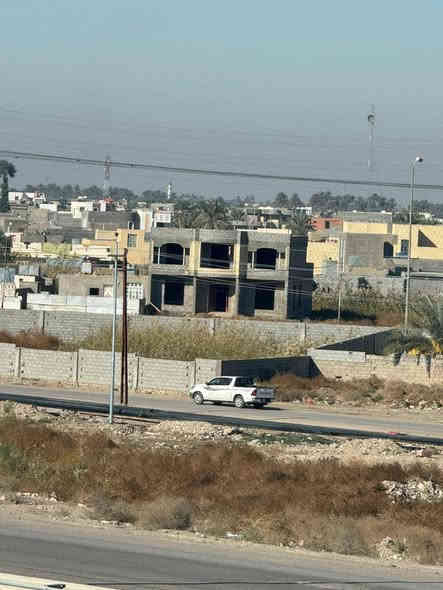 بسم الله بيتين للبيع مساحه الف ومتين متر طابو زراعي سند تحويلا مباشر منطقت بذياب قرب شيخ حميد هايس قرب روضه ومدراس سوك كامل تبليط سعر 100تواصل ***********
