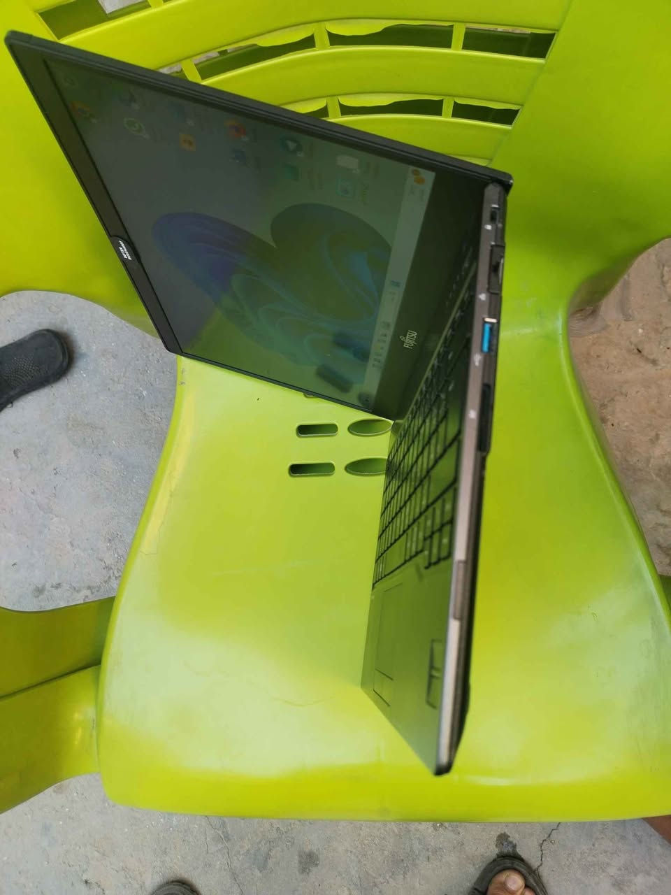 المعالج Intel Core i5 جيل 7
الرام 8GB  DDR4 
التخزين SSD SATA 255
الشاشة 13.3 إنش FHD مضادة للانعكاس
الوزن  خفيف وحجم سوبر اسلم حجم نحيف وسهل الحمل يفيد الطلاب والمهندسين 
البطارية 4ساعات
المنافذ USB، HDMI ، قارئ SD تايب سي شحن سريع
الاستخدام دراسة، أوفيس، برمجة بغداد, العراق


**إذا كنت صاحب هذا الإعلان وتريد حذفه لأي سبب، رجاءا أرسل رسالة إلى الدعم الفني**