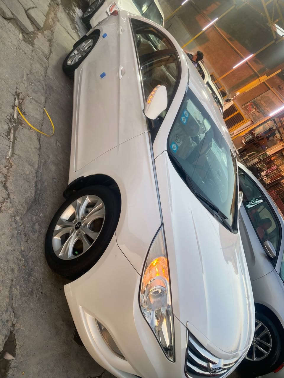 السلام عليكم 
سوناتا 2011 خليجي شركة عامة محرك 2400 السيارة ماشية 68 كفالة عامة للاخير حتى حتى الدعاميات مكفولة كير محرك تخم تاير تبريد كله على وضع الشركة السيارة جديده بمعنى الكلمة باسمي  تحويل ثاني يوم مكاني بغداد البلديات ***********
