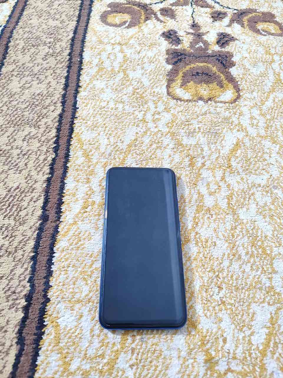 جهاز Y9 للبيع نضيف السعر 80 وبيه مجال للاستفسار رقم ***********
