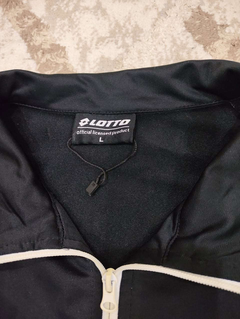 Lotto ✔️✔️
باله اوربي اوريجنال %100
نظافة %100
L القياس 
60cm عرض الصدر 
72cm الطول 
104cm طول البنطرون 
يتوفر توصيل 6 الاف لجميع محافظات العراق 🚙


**إذا كنت صاحب هذا الإعلان وتريد حذفه لأي سبب، رجاءا أرسل رسالة إلى الدعم الفني**