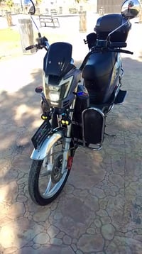 دراجه هارلي للبيع نوع الخوين سعر 575 وبيه مجال للشراي موديل 2025عدد 6ب...