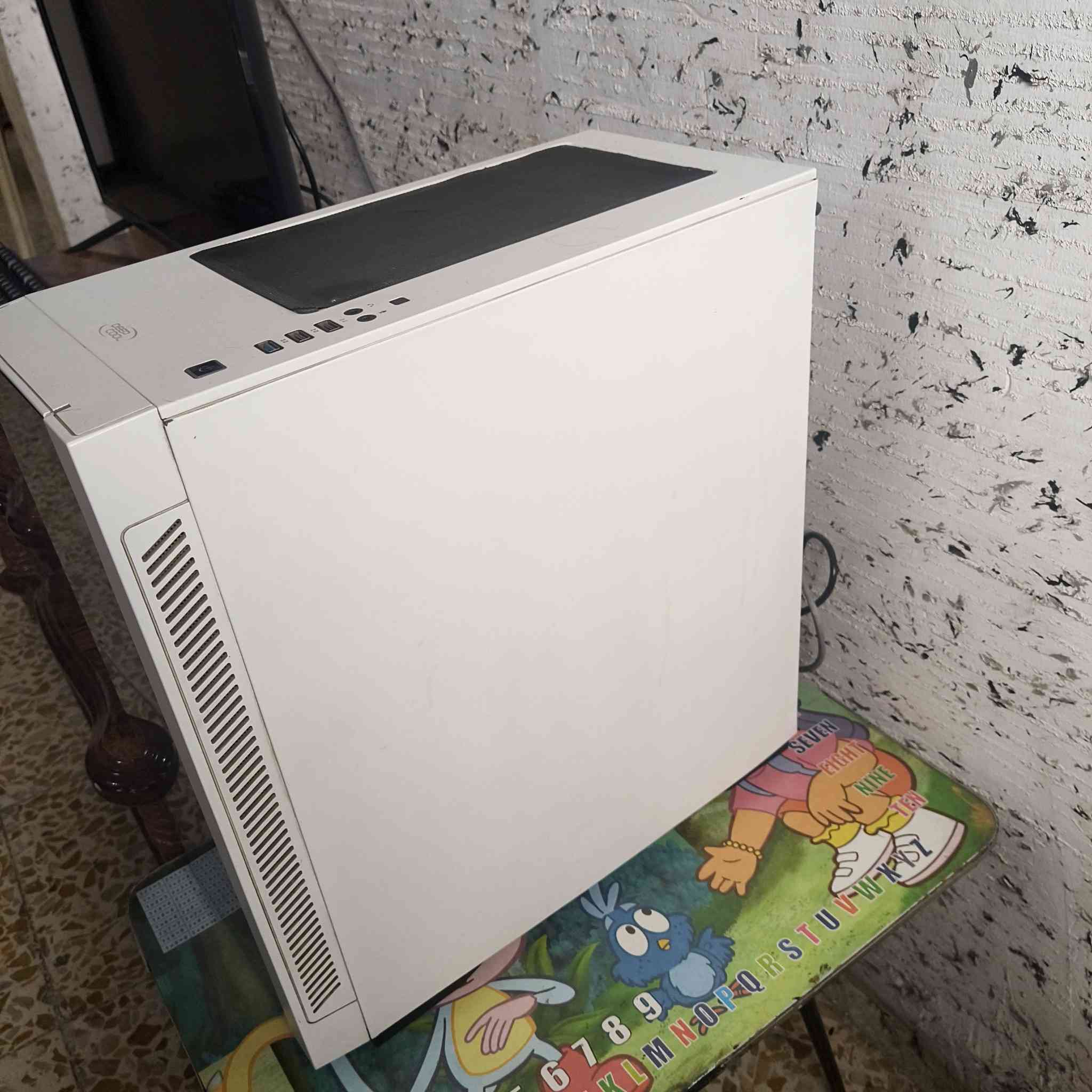 السلام عليكم هاي تجميعة كارت rx580 8G
هارد ssd 256
وهارد hdd 1 تيرا
بور سبلاي 550 
معالج اكزيون 
اخوان اني جبتها على اساسا العب بيها نزلت بيها 3 لاعبات بس اجت جامعة ومحتاج فلوس علمود قسط لان مسائي وياها كت كامل ماوس وكيبورد وباد ماوس وسماعة 
نضامها وندوز 11 محمل عليها لعبت تايتن فيل 2، مودل اوف اونر ،وباتل فيلد باد كومبني
للمعلومية اني اغلب استعماله عليها جان تصفح مو العاب


**إذا كنت صاحب هذا الإعلان وتريد حذفه لأي سبب، رجاءا أرسل رسالة إلى الدعم الفني**