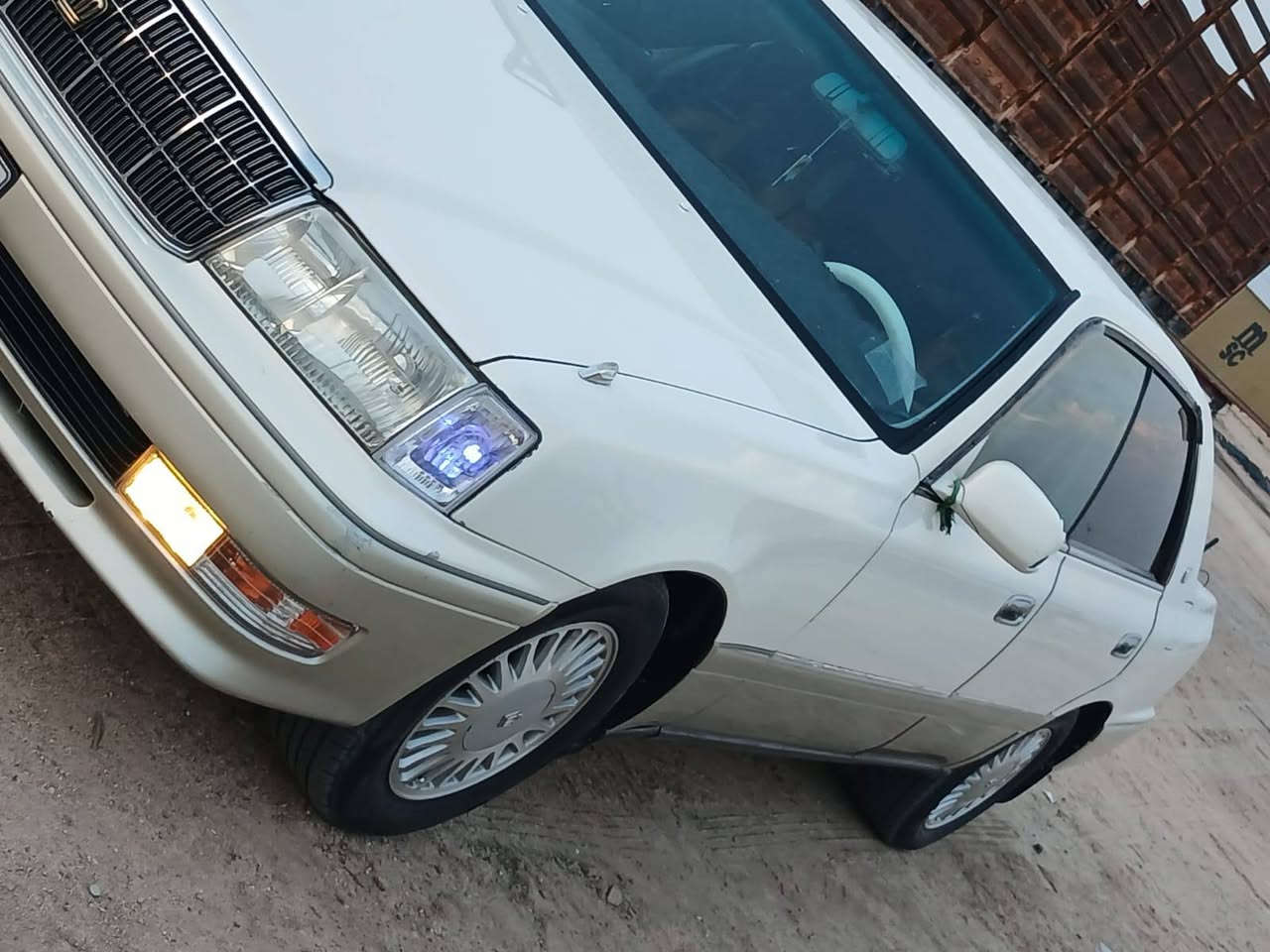 سياره مكفوله مكينه 3000فيفيتي وكير جديد سياره مكفوله تخم تاير  سعر 115وقابل للتفاوض للتصال ‏‪***********‬‏
