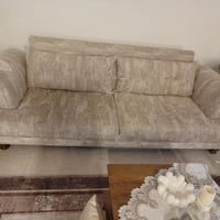 هذا تخم نظيف ٨ مقاعد مكان بغداد الغدير ٠٧٧٠٣٩٨٣١١١