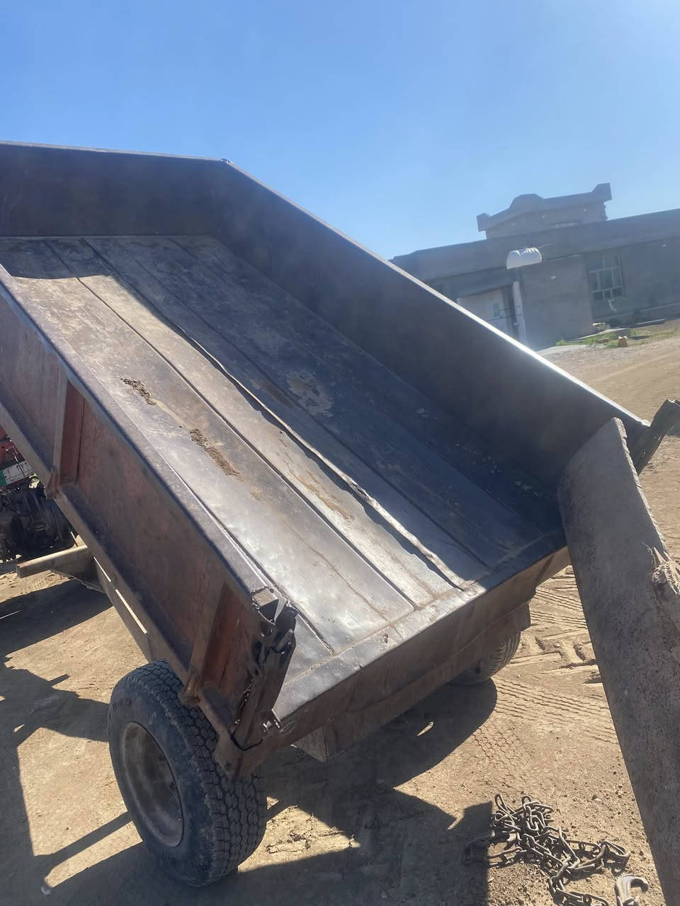 عربانة للبيع قلاب مع معدات فدان خرماشة ديجر للاستفسار ***********     ‭0751 947 3645‬
