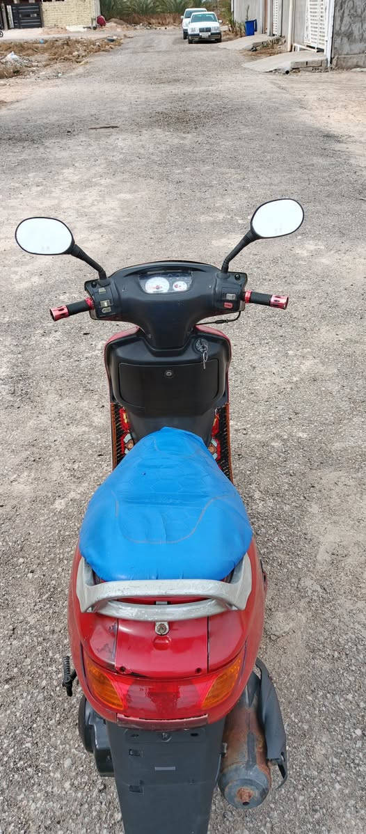 سلام عليكم 
فراشة كرستال 140 ✈️ 🛵 ✨
• شغاله هندر و سلف 🔑
• شلعه و معدل و نعومه 🚀
• تخم تايرات جديد  ⚫
• أمرايات زوج جدد 🪞
• كلوبات كامله عالي وناصي 💡🔦
• مكينه ولا برغي مفتوح 🔥
• حله الكفل 📌
•💲السعر 250 بيها مجال قليل للإتصال 
•📞 *********** متوفر واتس اب + عل خاص
