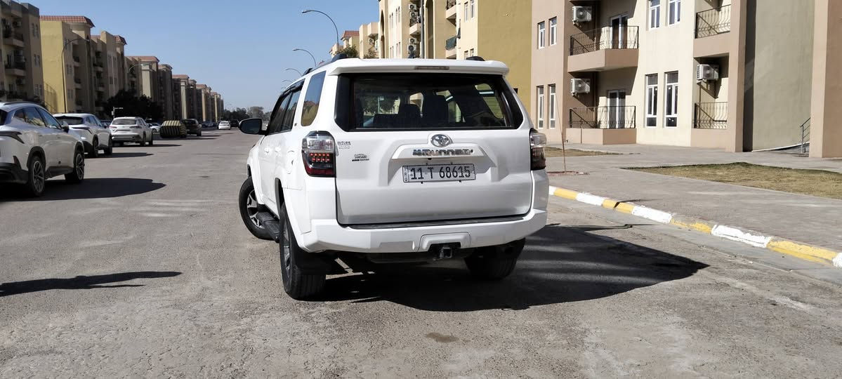 السلام عليكم فورنر موديل 2019 ماشيه 88 جديده سياره حادث جاملغ مبدل بلادي و صبغ حافة البنيد محرك كير كلشي مكفول السياره جديده مواصفات شاشه كامره و تبريد قطعتين سياره مال جناي و مال عمر سعرهة 267 ورقه و بيهة مجال محرك 4000 سته سلندر مكانهة الغزاليه للاتصال *********** بغداد, العراق
