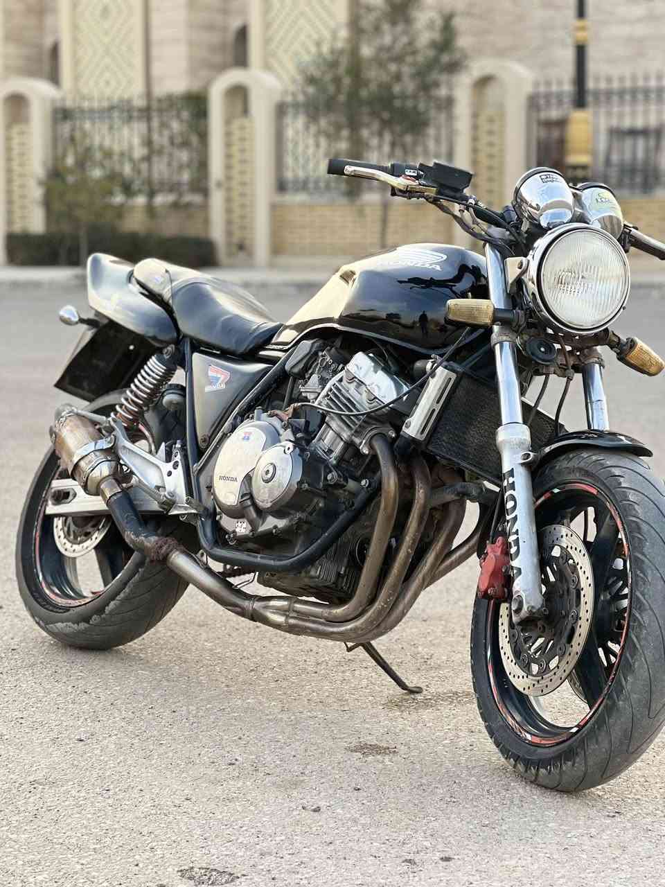 السلام عليكم دراجة سي بي فور للبيع جيل اول 16 ولف بيهة شلعة ومعدل يخبل تايرات جدد تانكي زلال صوت رياضي يشك الكاع دارجة نظيفة اوراق كاملة ومدفوعة كمرك مكانهة كربلاء السعر 11 ورقة وبيهة مجال ***********
