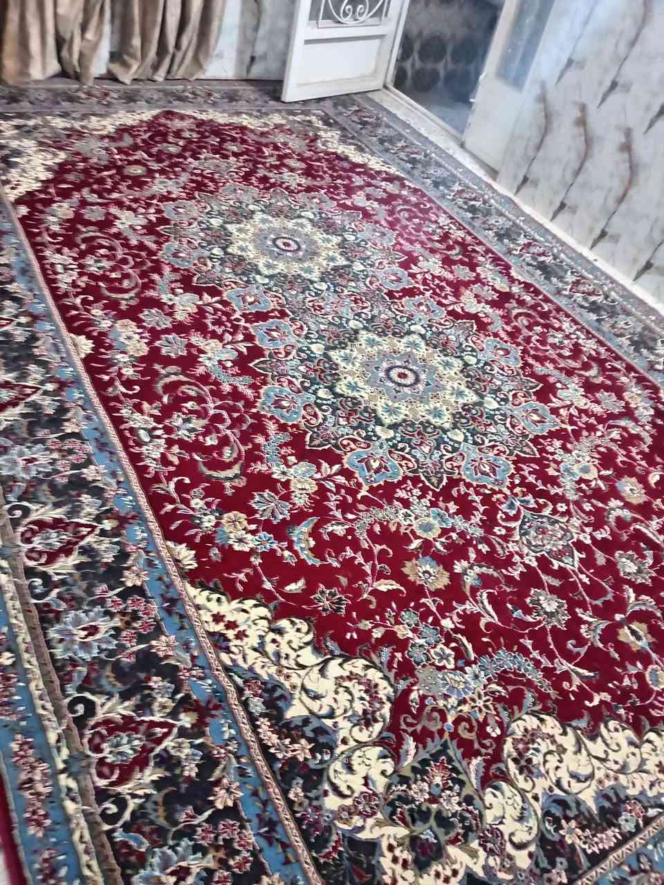 زوليه للبيع نضيفه كاشان ايراني درجه اولى اخت الجديدة 5×3 ونص السعر 110 وبيهة مجال نجف حي النداء للاستفسار الاتصال على الرقم ***********
