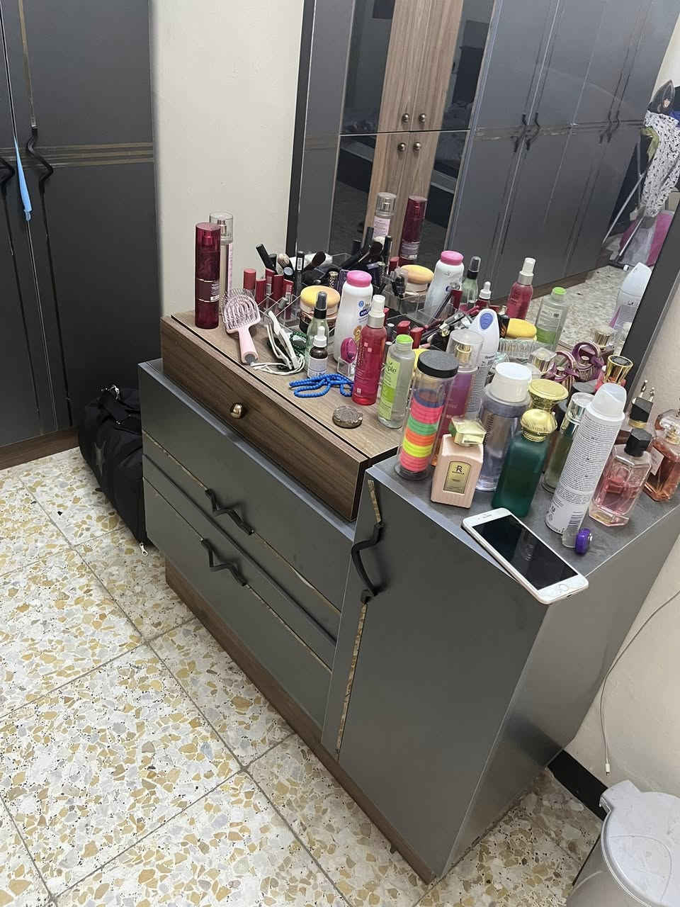 السلام عليكم غرفة نوم للبيع 7 قطع وبلازما حجمه 43 ال جي اج دي مواصفات بيه نت للاستفسار على الخاص


**إذا كنت صاحب هذا الإعلان وتريد حذفه لأي سبب، رجاءا أرسل رسالة إلى الدعم الفني**