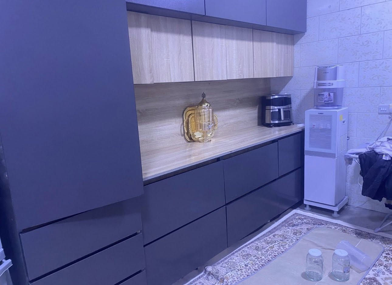 ئەم کەوانتەرە بۆ فرۆشتن،زۆر پاکە و تازەیە،٣٠٠هەزار و معامەلە،***********
