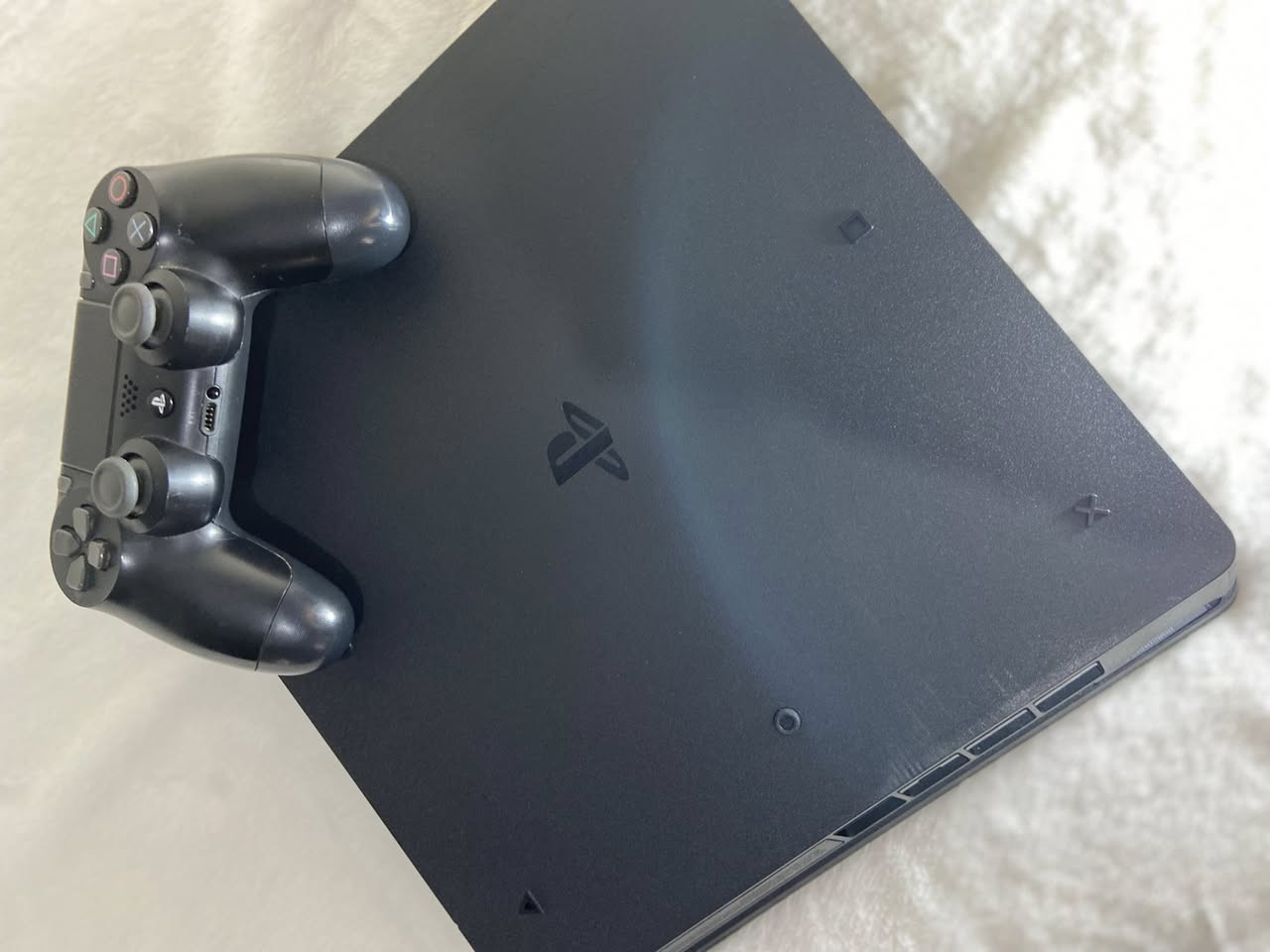PS4  سليم فلاشي
0663107309
المهتم يتصال برك الله فيكم


**إذا كنت صاحب هذا الإعلان وتريد حذفه لأي سبب، رجاءا أرسل رسالة إلى الدعم الفني**