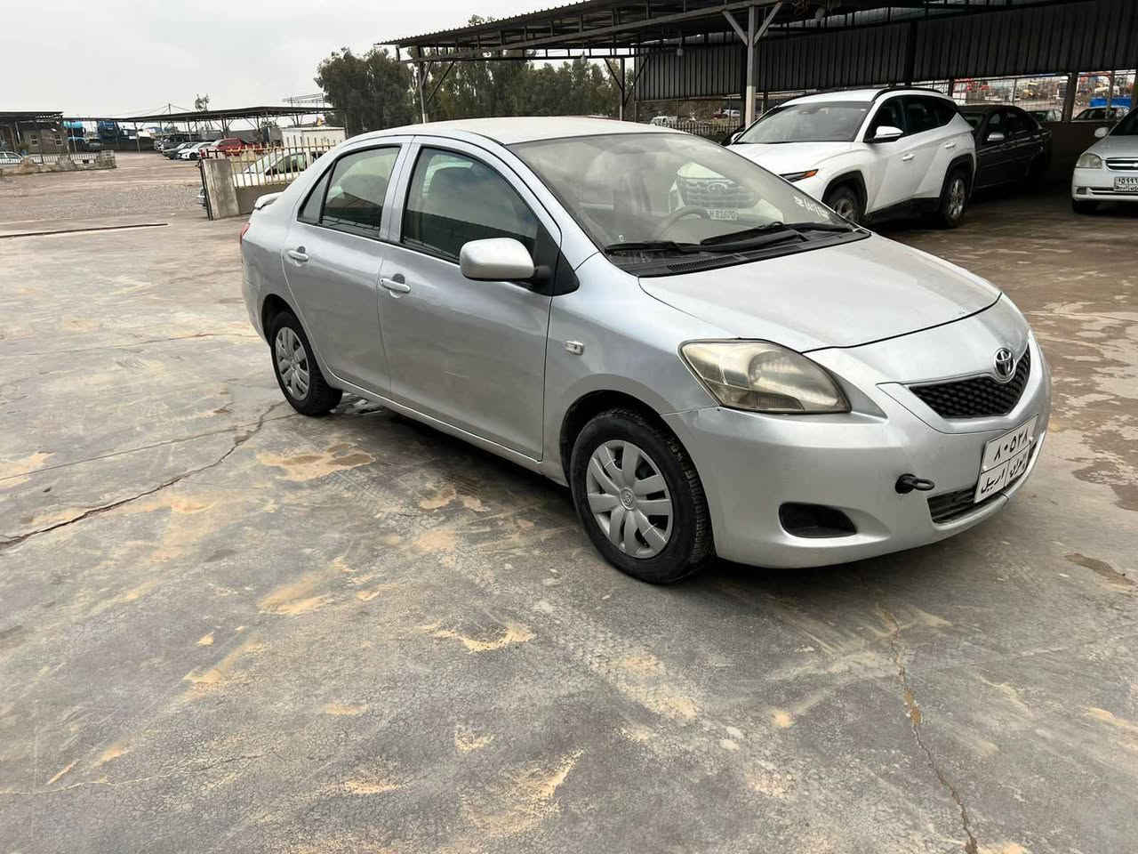 تویتا یارس 2010
دوو گیج گیرعادی
سبوغ سی پارجە بئ ژووری
پیشو پشت کەپسە سیارە زور خاوینە
غرامە 4وەرەقە دوای معاملەی دەگێڕیەوە
گیرو مەکینە تەبریدو تەقەو رەقەی بەشەرتە
کارەبای مسروف هه مووی بەشەرتە
سعر ۷٥مجالیکی برایانە 
***********فایشر وتس ئاب اكر, نينوى
