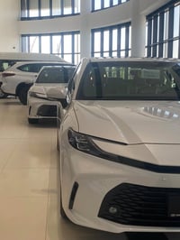 متوفر كامري  Le بانزين Limited هايبرد  موديل ٢٦ زيرو مماشيات  ضمان توي...