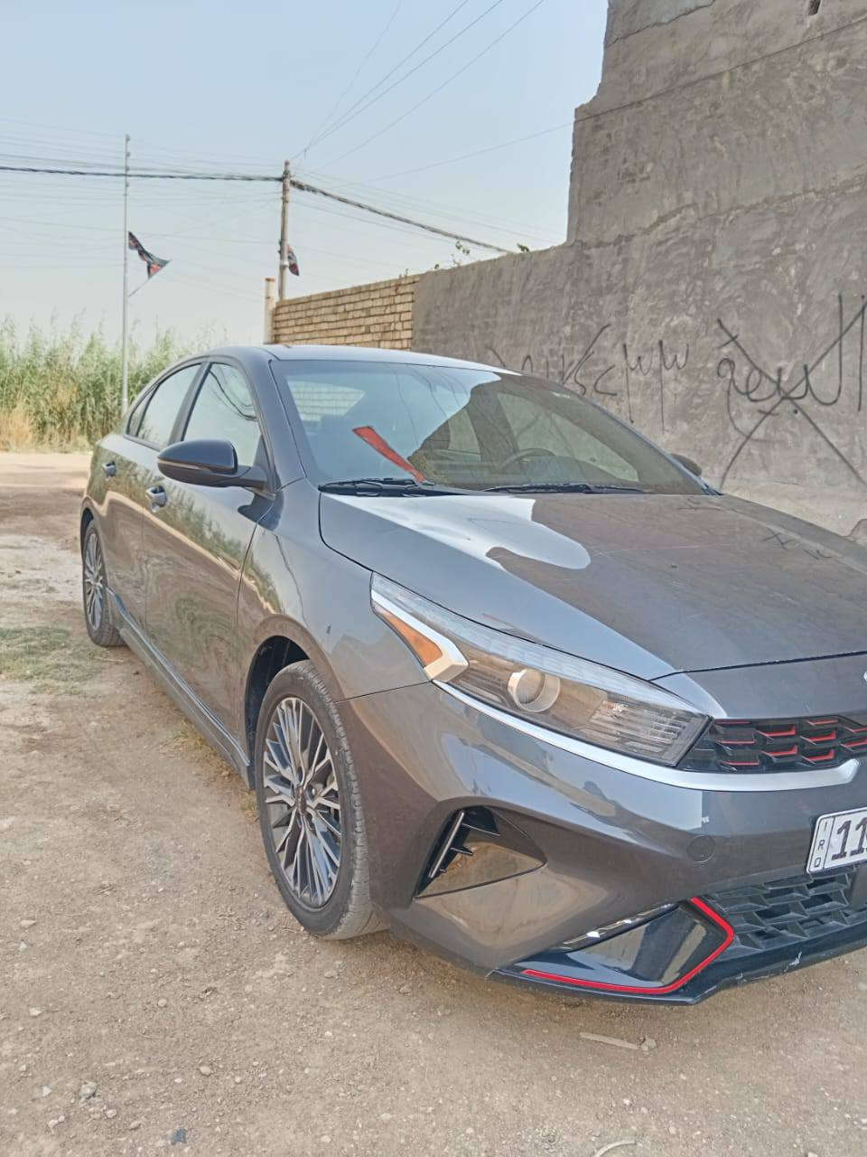 السلام عليكم فورتي جي دي لاين مديل 2023 وارد للبيع محرك 2000 دوش ضربتها كما موضح بالصور مابيها صبغ نهائي راجع كلها على البارد ماشية 58 كيلو متر او 37مايل السيارة خير من الله ماناقصها شي رقم بغداد معوقين يسويلك وكالة السعر المطلوب 147 وبيها مجال للاستفسار *********** مكاني بغداد الحبيبية
