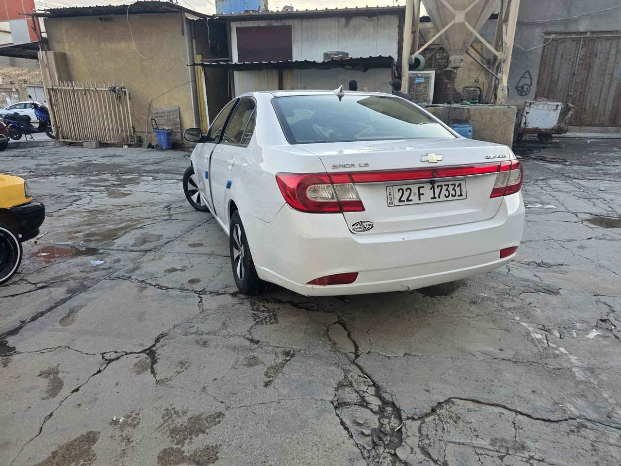 السلام عليكم ابيكا موديل ٢٠٠٩ خليجي رقم اربيل الجديد السيارة جاهزة من كل النواحي كير ومكينة وصدر وتبريد وتايرات كلهن جدد السيارة مكفولة من ضربة وصبغ فقط بارد بلجاملغ مال السايق والسونار موجود بلصور وبيه كم رصعة مبينات بلسونار السيارة مواصفات عادية كامرة جام كهرباء ويل كب السيارة موجودة بغداد الجديدة ورايدهة ٦٧ وبيهة مجال للشراي ورقمي ***********#***********
